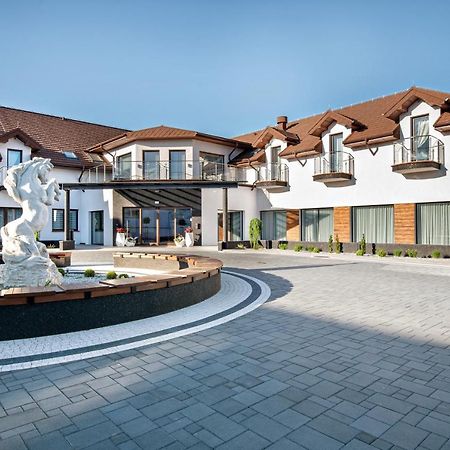 Hotel Sebory Przasnysz Exteriör bild