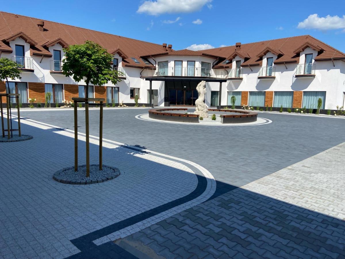 Hotel Sebory Przasnysz Exteriör bild