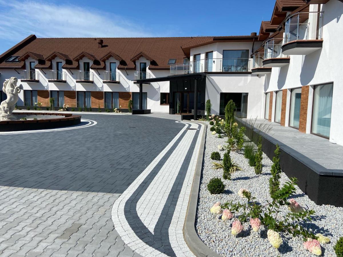 Hotel Sebory Przasnysz Exteriör bild